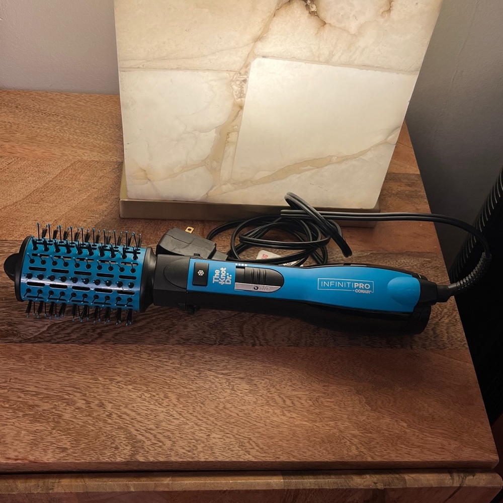 InfinitiPro Blue and Black Hair Styler